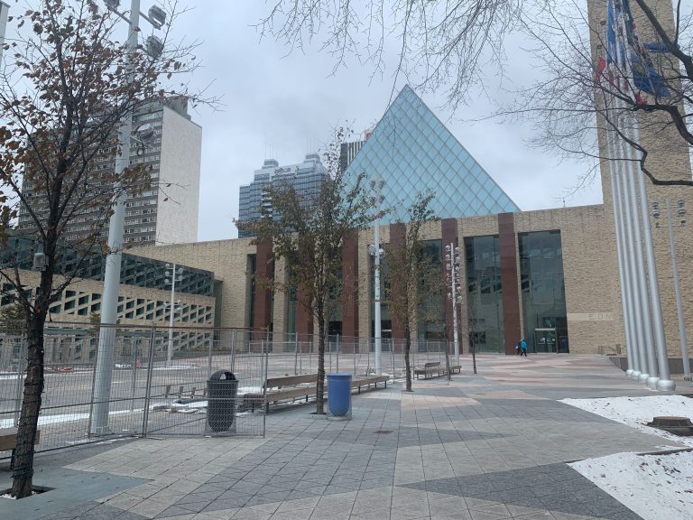 City council votes save Edmonton rec facilities, spay and neuter program