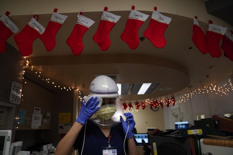 B.C. reports 582 new cases of COVID-19, 12 deaths on Christmas Eve
