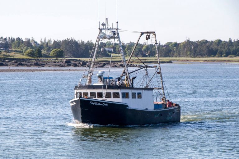 Search for missing N.S. fishers suspended, case handed to RCMP