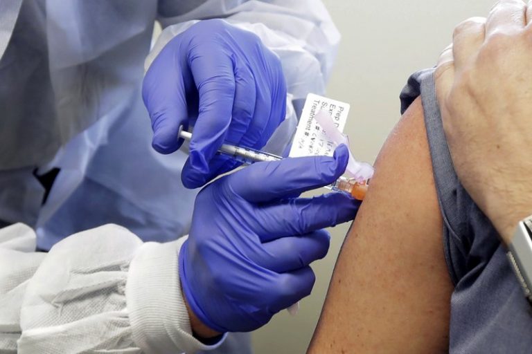 Health officials hope Canada will approve Moderna coronavirus vaccine by year’s end