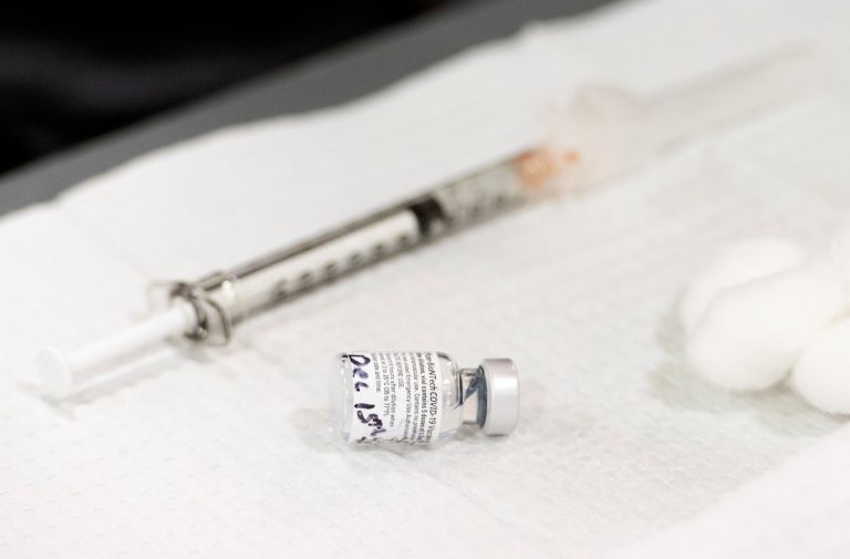 COVID-19 vaccinations cut back over holidays due to staff shortages, Ontario government says