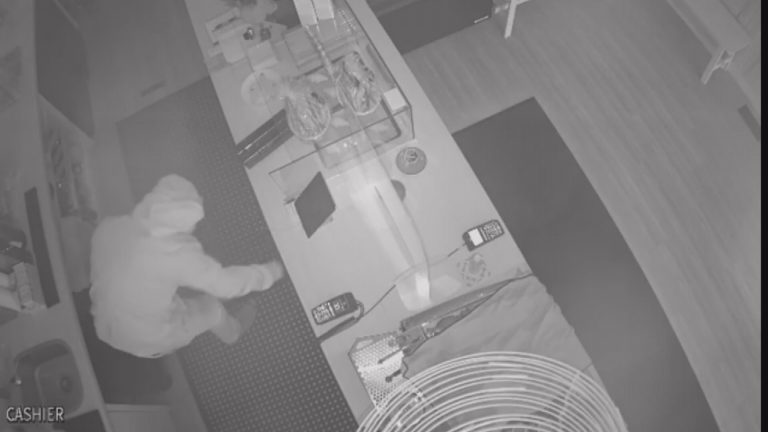 Police investigate after several Toronto businesses robbed on Christmas