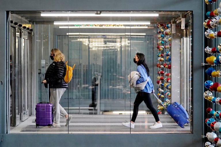 Holiday travel expected to attract millions in the U.S., worrying health experts