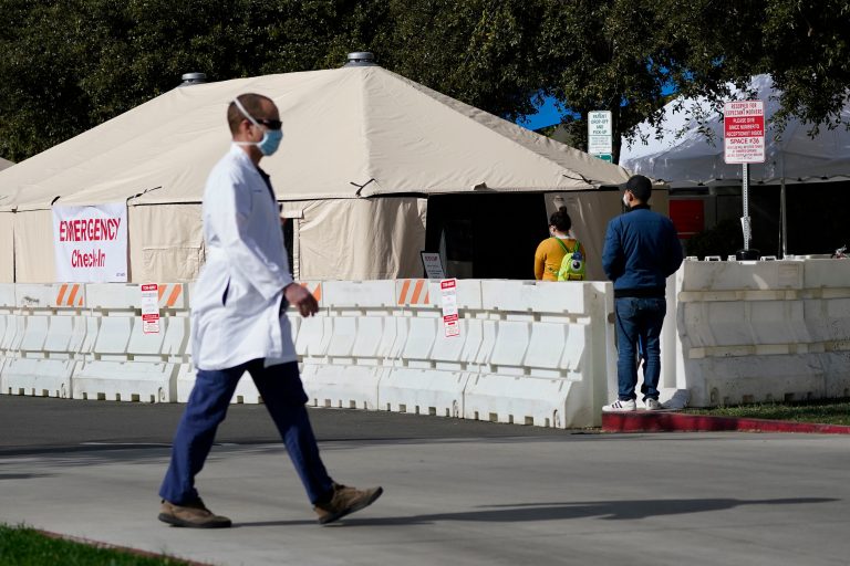 U.S. sets new coronavirus record with nearly 250,000 cases added