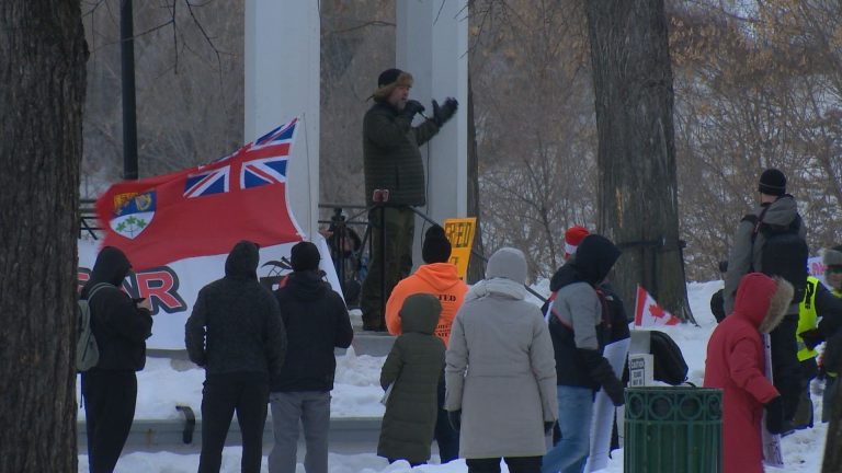 Saskatoon police respond to protest in Kiwanis Park