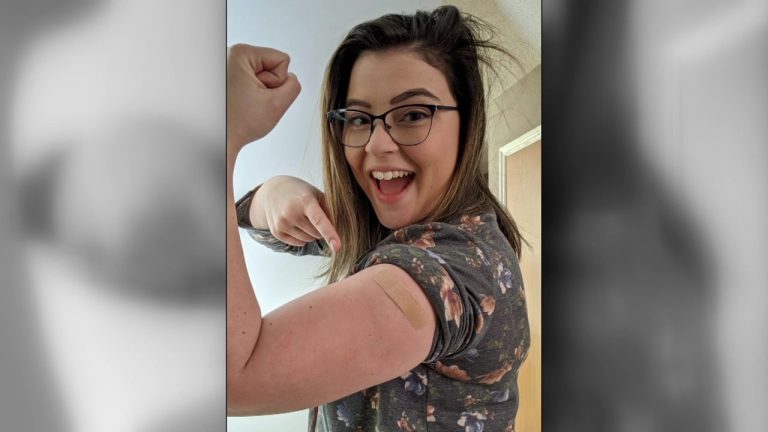 ‘I couldn’t stop smiling’: Edmonton nurse shares COVID-19 vaccine experience