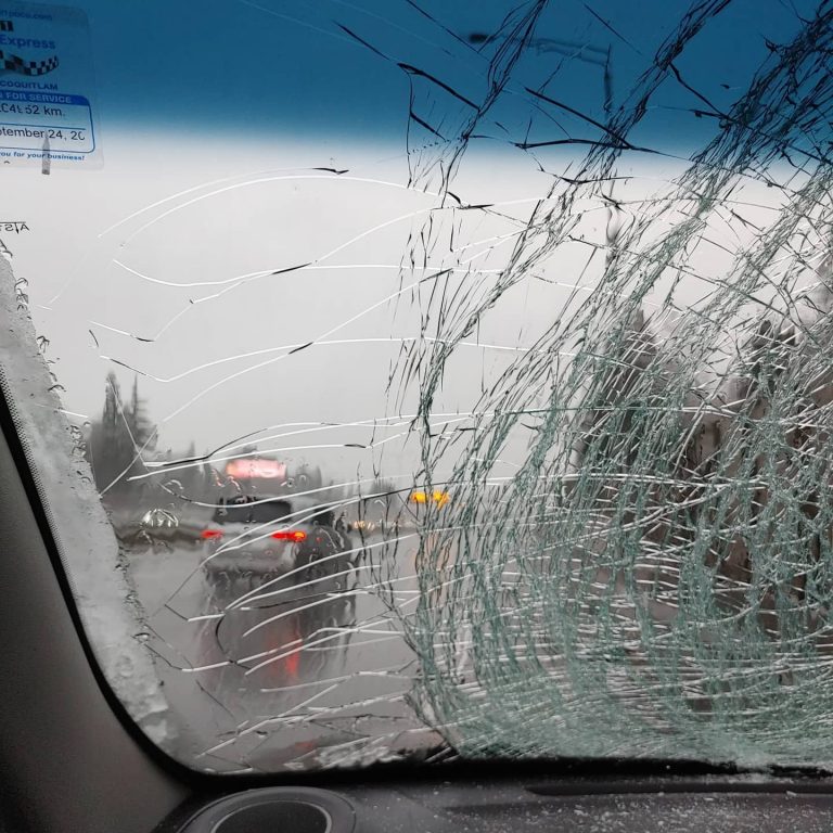 Multiple vehicles hit, damaged by ice bombs falling from Port Mann Bridge