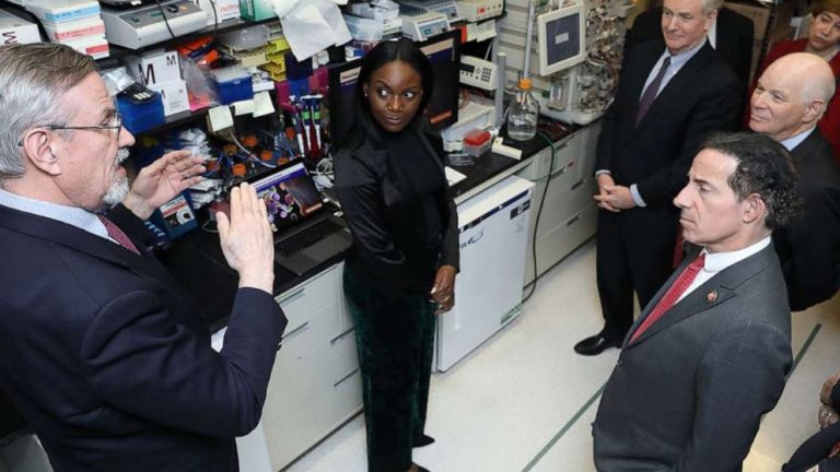 Kizzmekia Corbett praised as key scientist behind COVID-19 vaccine