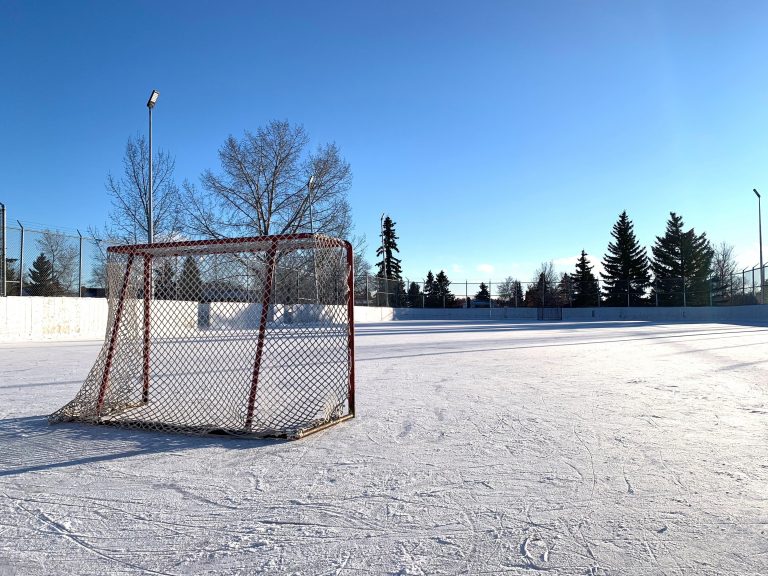 Oilers Community Foundation donates $260K to help community outdoor rinks in Edmonton