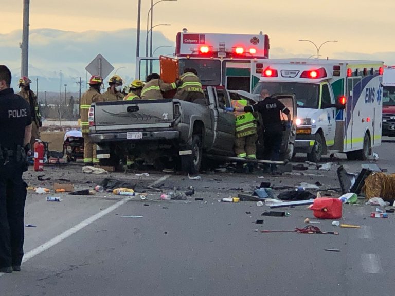 2 sent to hospital after crash between semi and pickup truck on Calgary’s Peigan Trail
