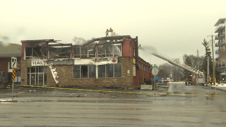 Kingston Fire and Rescue investigating vacant building fire on Bath Road