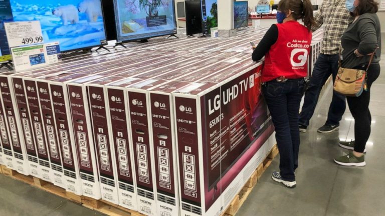 US consumer confidence tumbles in crucial holiday season