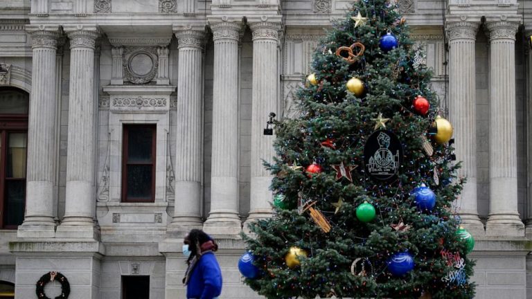 Health experts warn against holiday gatherings