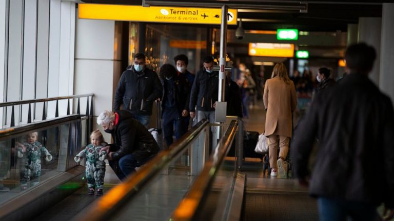 Germany ponders limiting UK flights due to virus