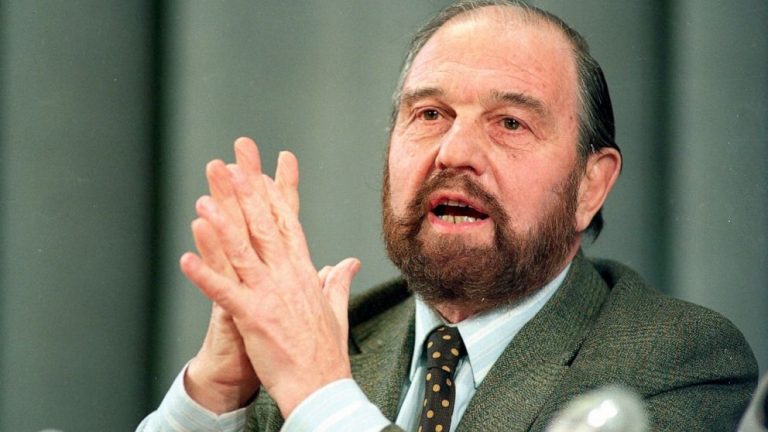 British double agent George Blake dies in Russia at 98