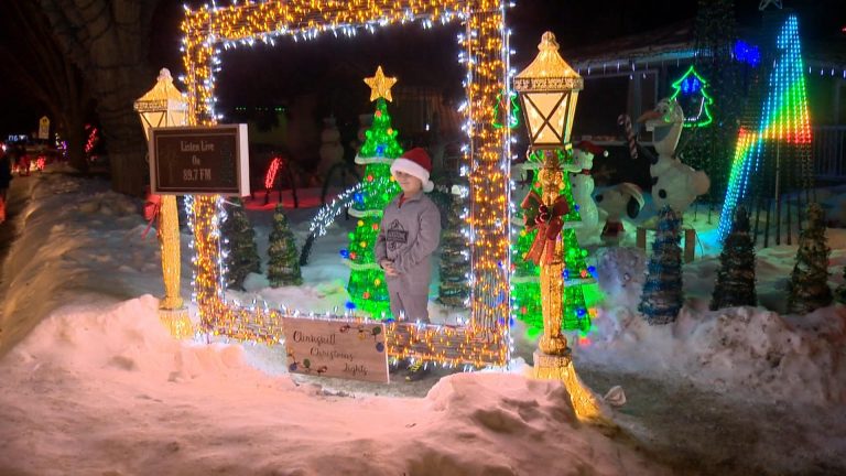 Holiday light shows on display in Saskatoon and area
