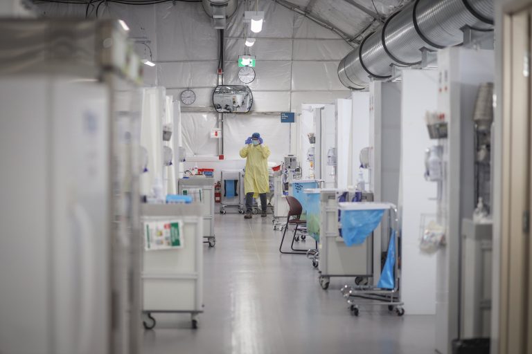 Ontario COVID-19 ICU cases surpass 250, as additional lockdowns are set to be rolled out
