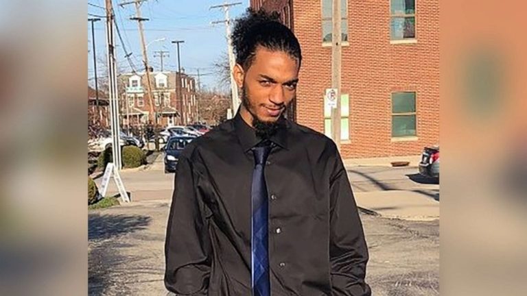 Mother says son was shot dead while entering home with sandwich