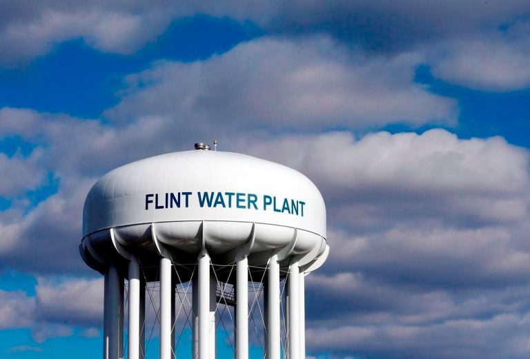 Flint signs off on portion of $641M deal to settle lawsuits over lead in water