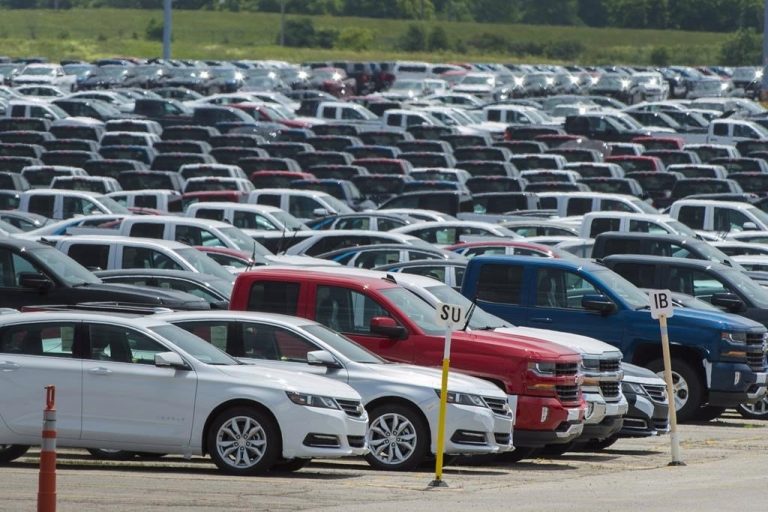 Search data suggests Canadians turning to expensive car title loans amid recession