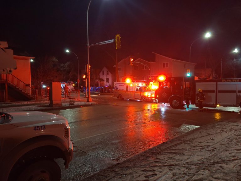 2 Sunday morning house fires in Winnipeg under investigation