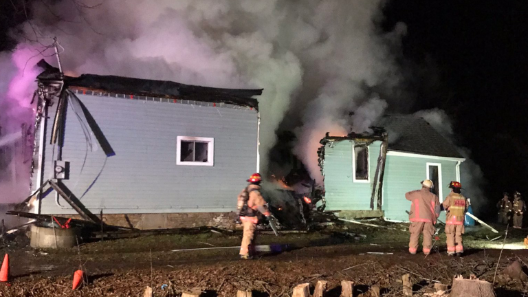 Overnight fire destroys home in Ancaster, Ont.