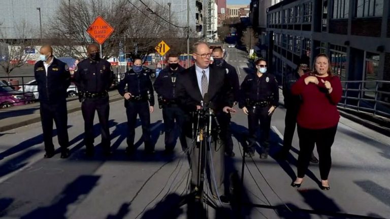 ‘Hero’ police officers recall bomb countdown, eerie music and mad dash to save lives