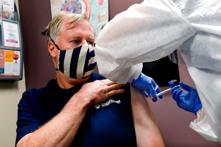 Canada still reviewing Moderna’s coronavirus vaccine, but data ‘looks promising’: official