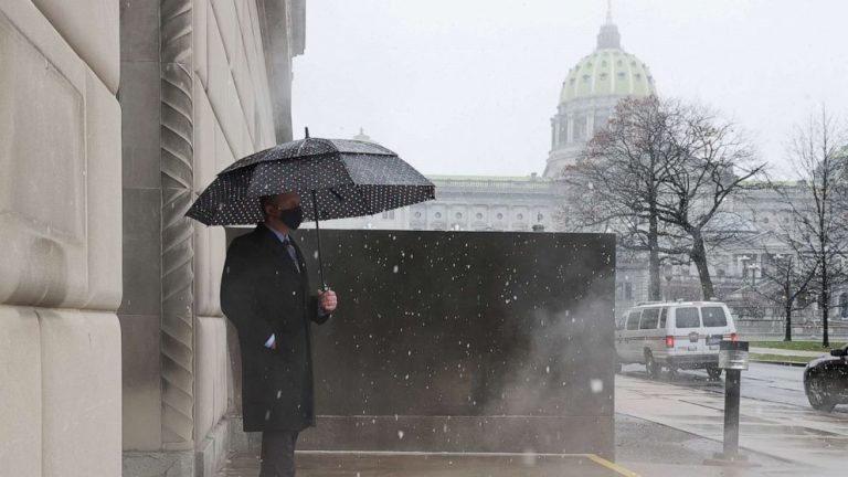 Winter storm to hit Northeast with heavy snow, near blizzard conditions