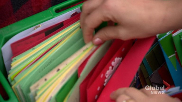 Saskatoon students spreading holiday cheer to care homes with letters, Christmas cards