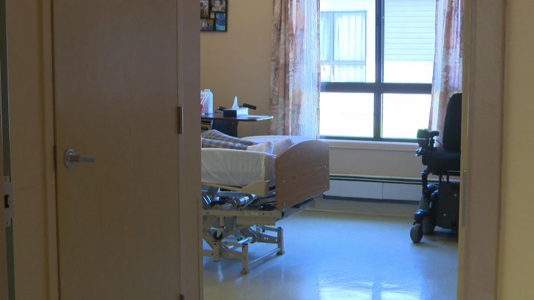 Fraser Health called Grinches for COVID-19 care home decoration rules