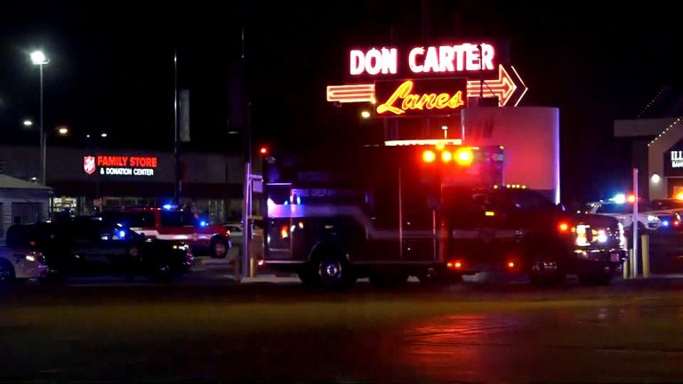 3 dead, 3 injured after shooting at Illinois bowling alley
