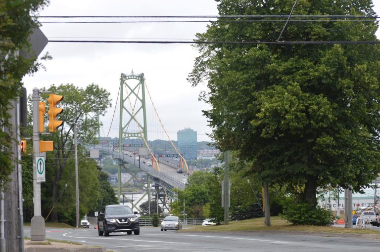 Halifax Harbour Bridges applies for toll increase