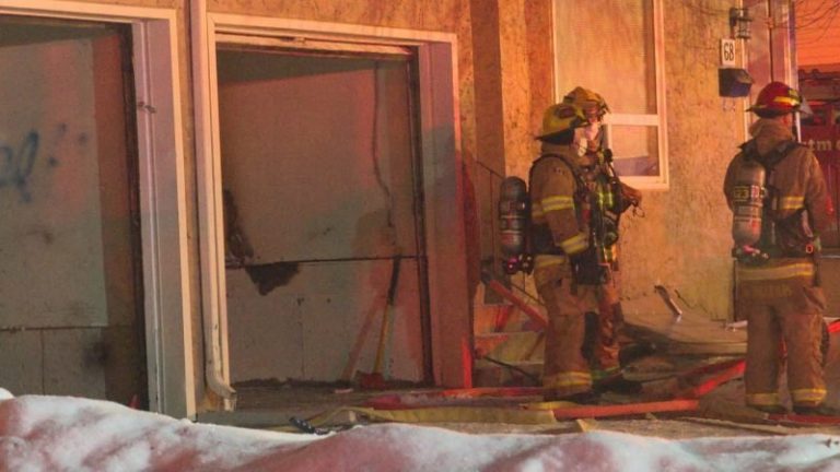 Calgary firefighters douse flames at Radisson Heights townhouse complex