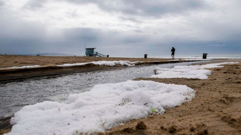 Major winter storm moves from Midwest to the East Coast to start the week