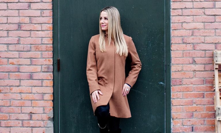 Victoria business owner stands up to Instagram hacker demanding nude photos