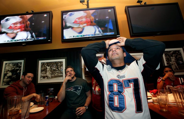 ‘Hold off on the Super Bowl celebrations,’ B.C. health officials say amid COVID-19 restrictions