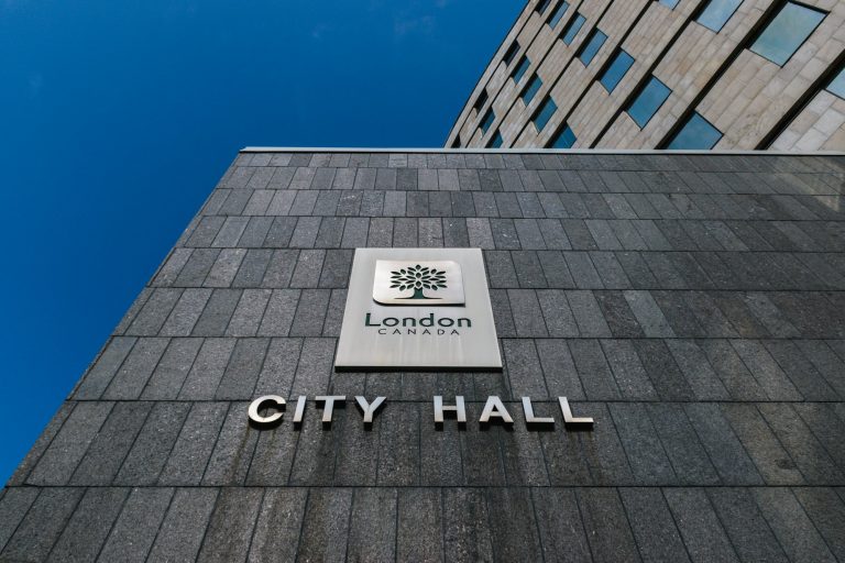 London politicians vote to close River Road Golf Course