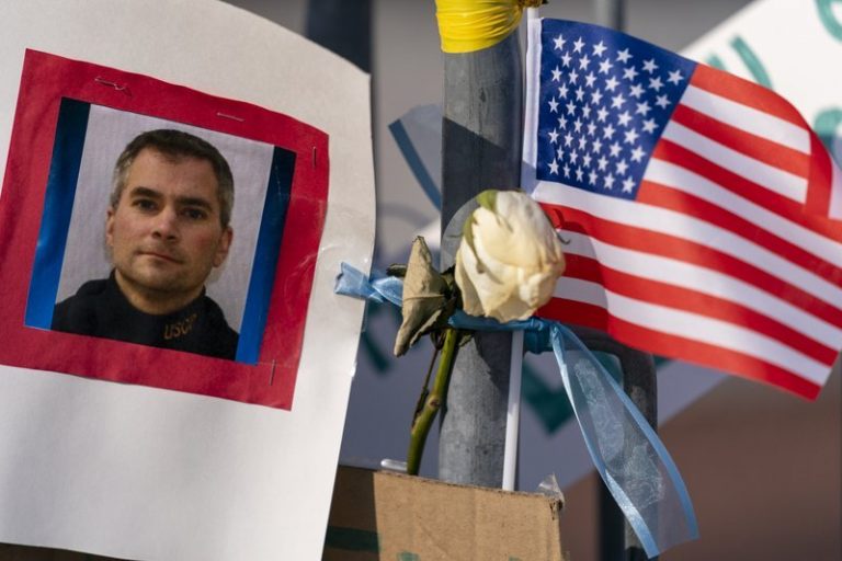 Police officer who died after U.S. Capitol riot to lie in honour
