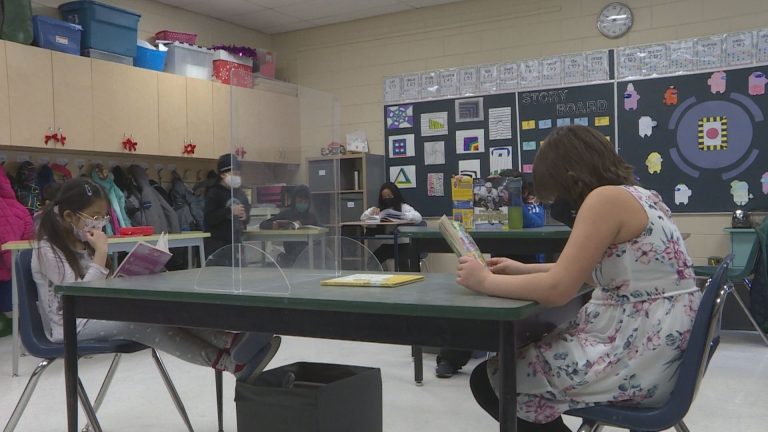 Coronavirus: A look inside a Winnipeg elementary school amid the COVID-19 pandemic