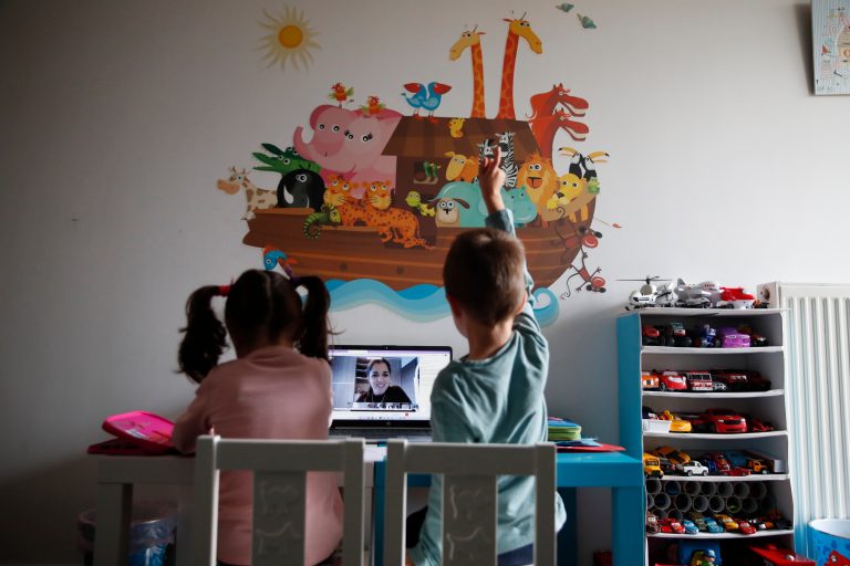 Thunder Bay schools asked to move online due to rising COVID-19 cases