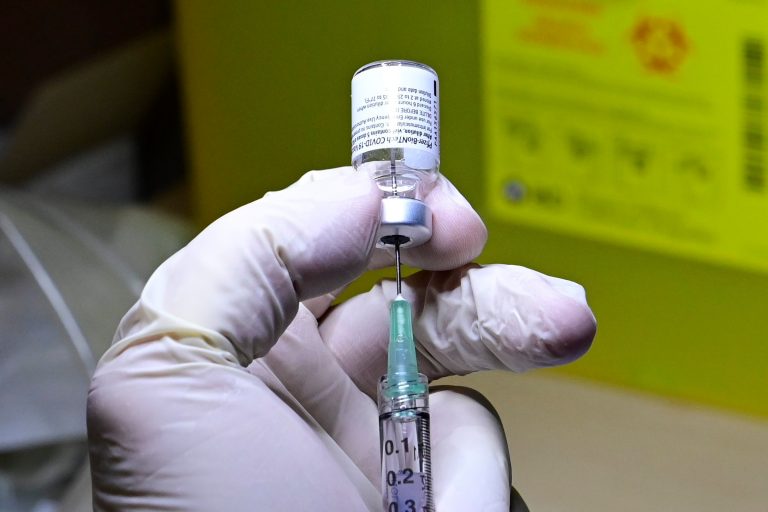 2nd stage of Canada’s vaccine rollout should include racialized adults, NACI says