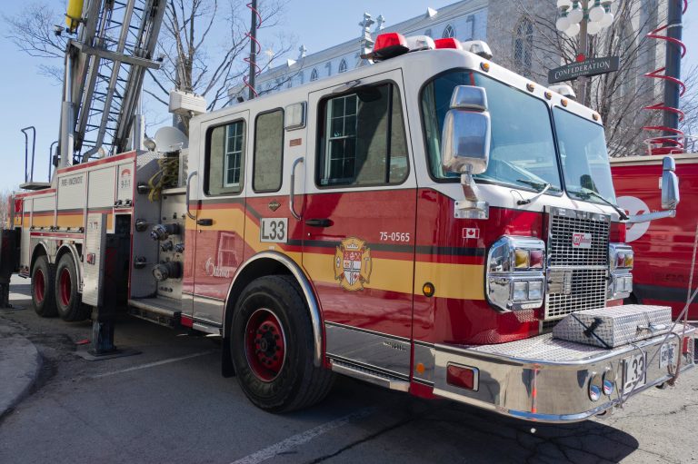 2 overnight blazes displace 4 people: Ottawa fire crews