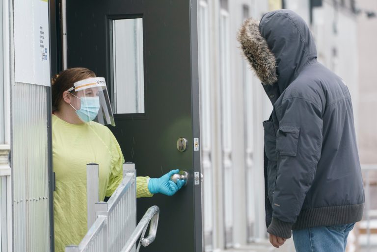 Quebec reports 1,101 new coronavirus cases, 33 deaths and fewer hospitalizations