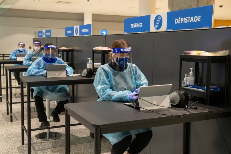 Mandatory COVID-19 testing of international travellers takes effect in Ontario