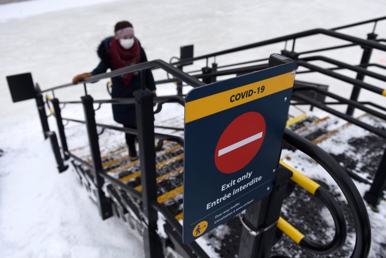 Rideau Canal Skateway temporarily closed amid warm weather in Ottawa