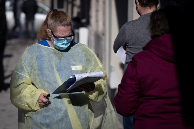 Ontario reports 1,072 new coronavirus cases, 41 more deaths