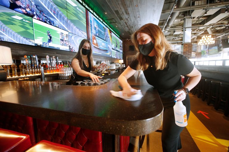 Coronavirus: Restaurants, gyms adapt to new life under loosened Manitoba restrictions