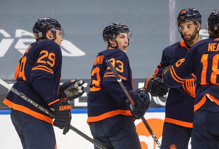 Edmonton Oilers ride hot streak into Vancouver
