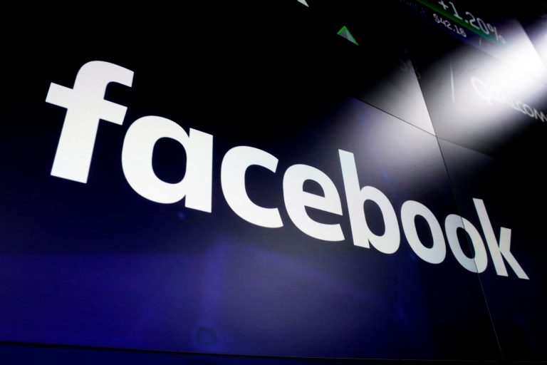 Facebook signs deals to pay 3 Australian news publishers